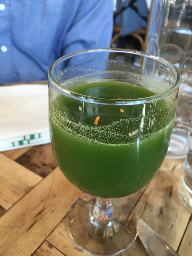 Green Juice (kale, apple cucumber, celery, fennel)