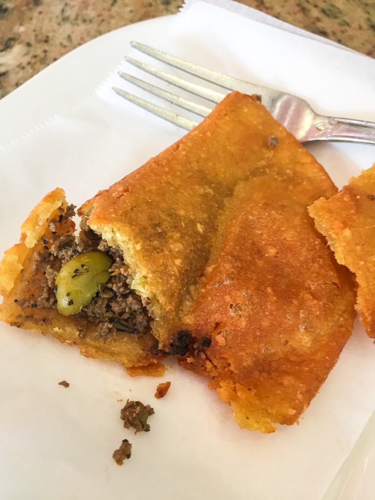 Empanada de Carnes - Meat Empanada - $1.50